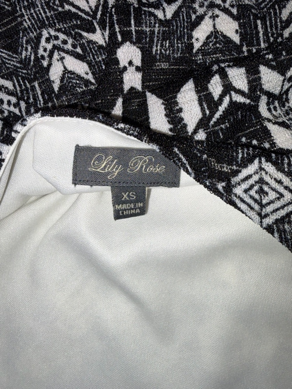 Lily Rose Black & White Geometric Print Skater Dress XS Long Sleeve - Picture 3 of 7